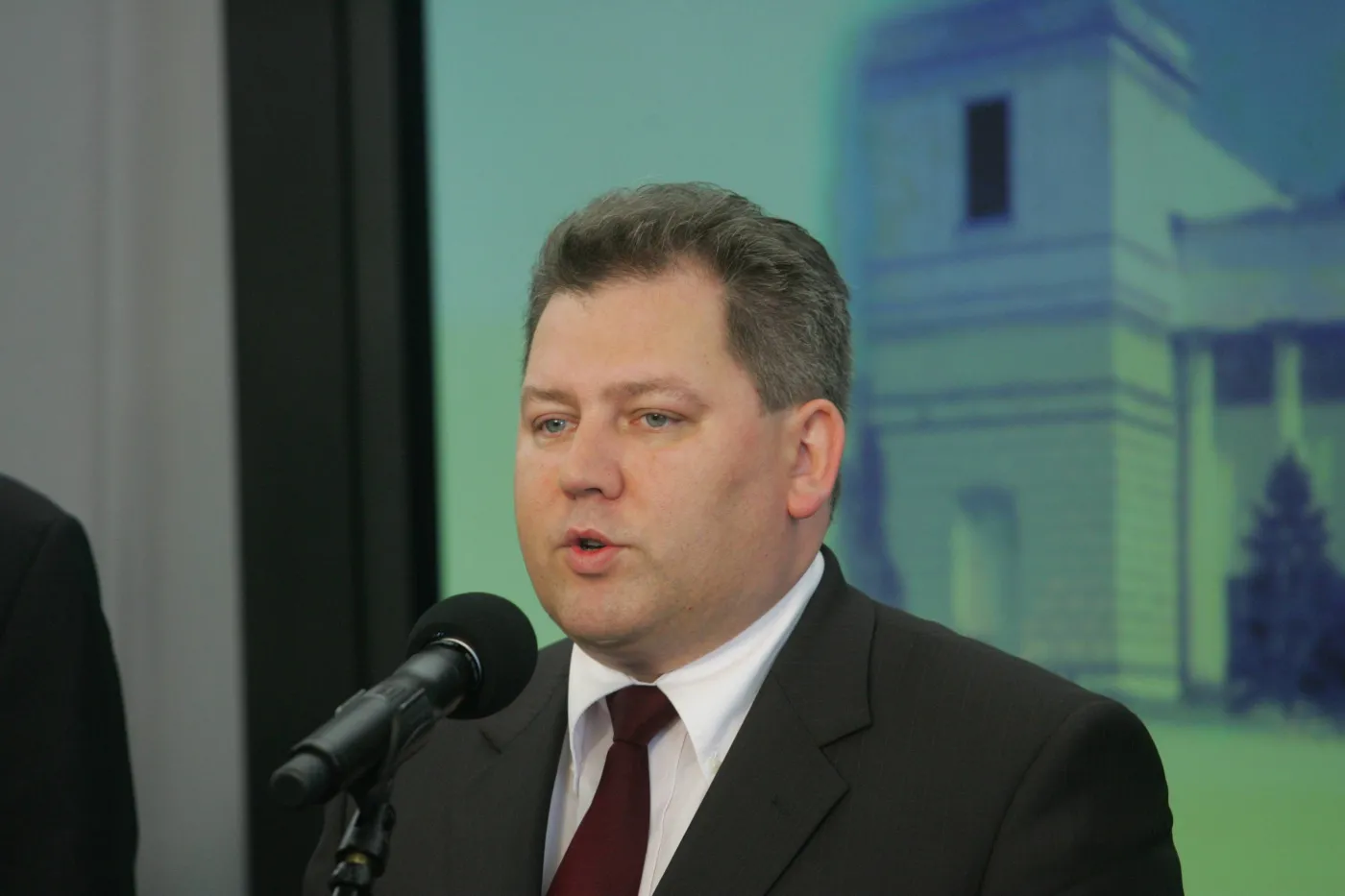 Włamanie do domu europosła. Sprawdzają teraz, czy nie ma podsłuchu 