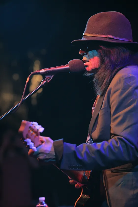 6105033-sixto-rodriguez.jpg