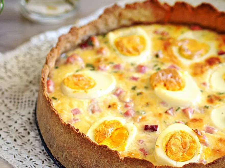 Nietuzinkowy sposób na świąteczne jajo: PRZEPIS na wielkanocne quiche