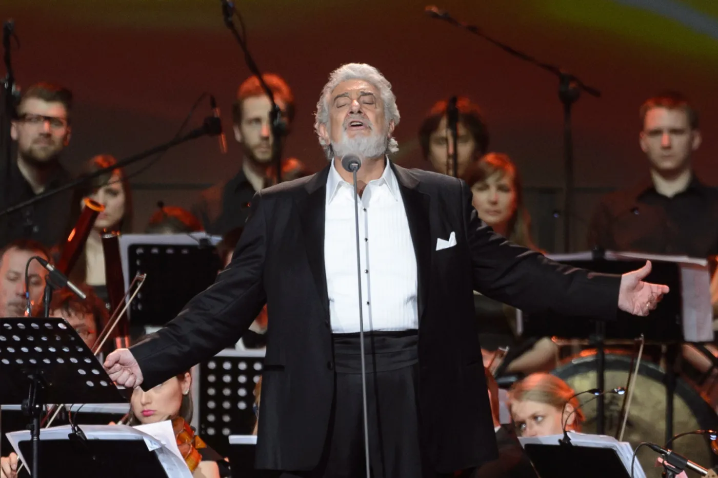 6214531-placido-domingo.jpg