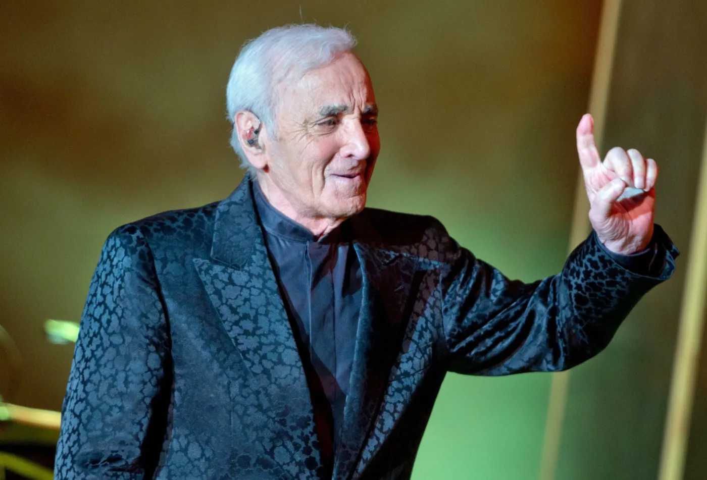 6328933-charles-aznavour.jpg