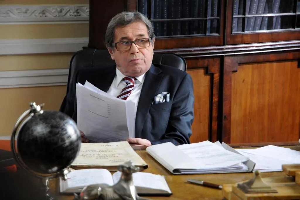 Skorumpowani po polsku w nowym "Układzie zamkniętym" Bugajskiego