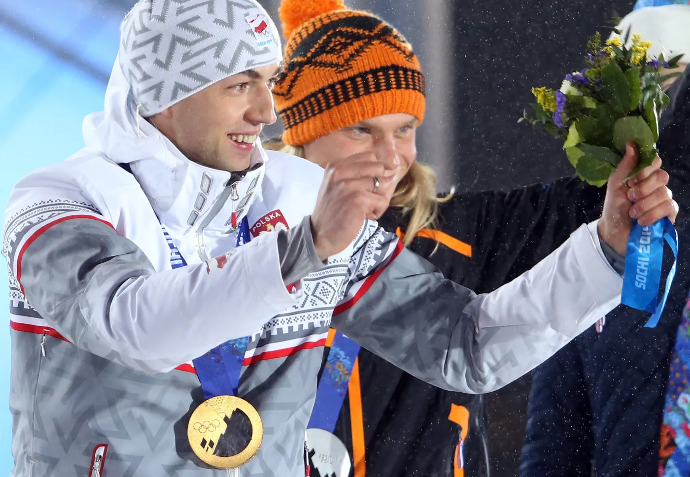 Chłopaki na medal! Stoch i Bródka odebrali złote krążki w Soczi. ZDJĘCIA