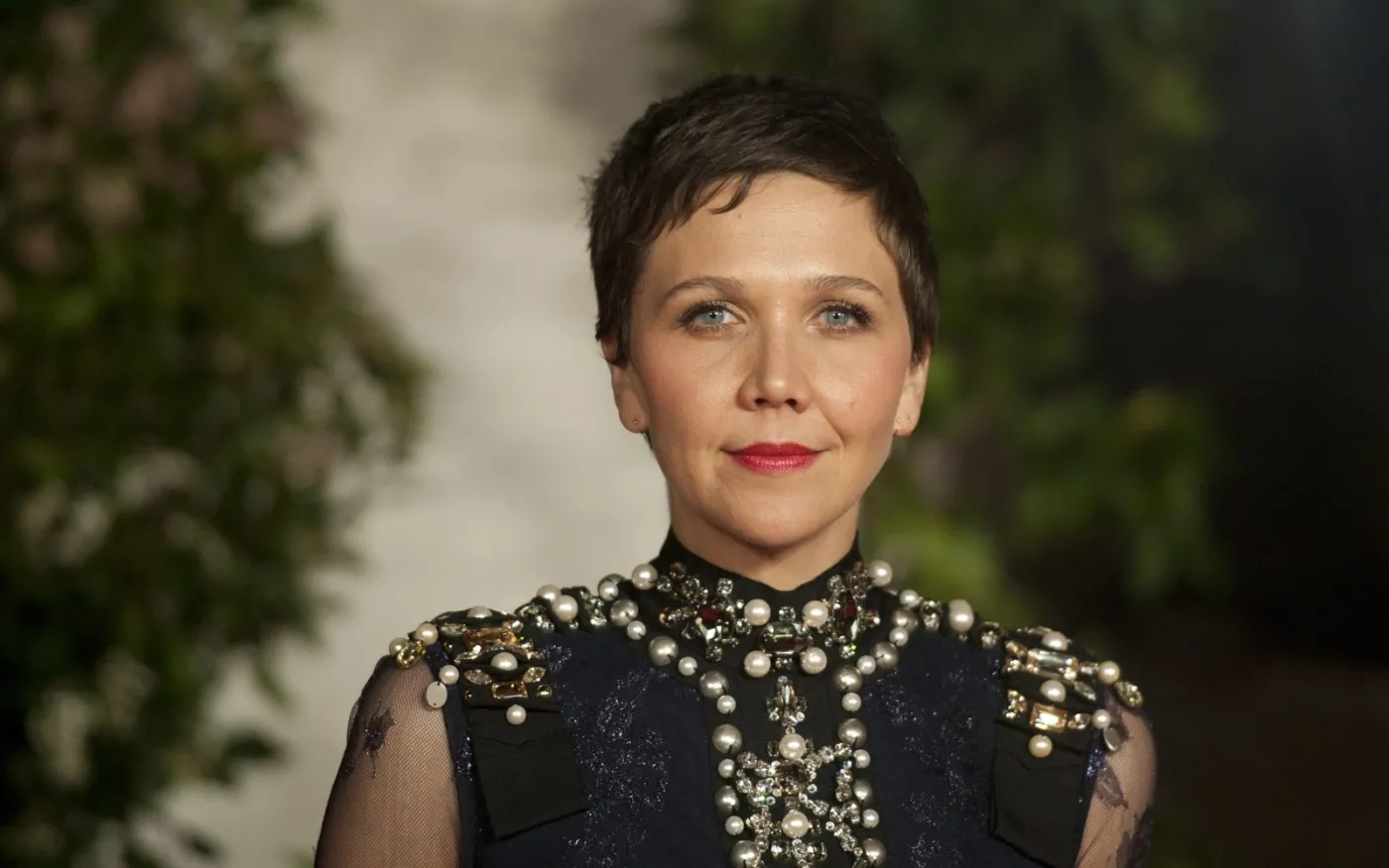 5948411-maggie-gyllenhaal.jpg