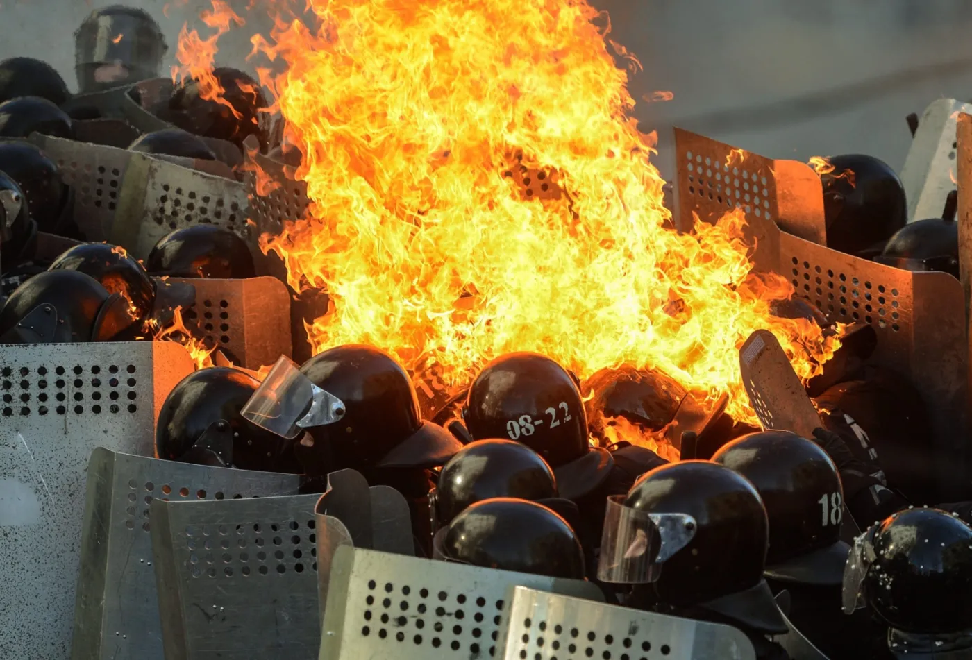 Nie tylko w Kijowie leje się krew. Tysiąc demonstrantów w centrum miasta