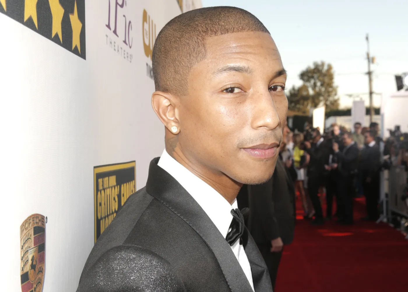 6050575-pharrell-williams.jpg