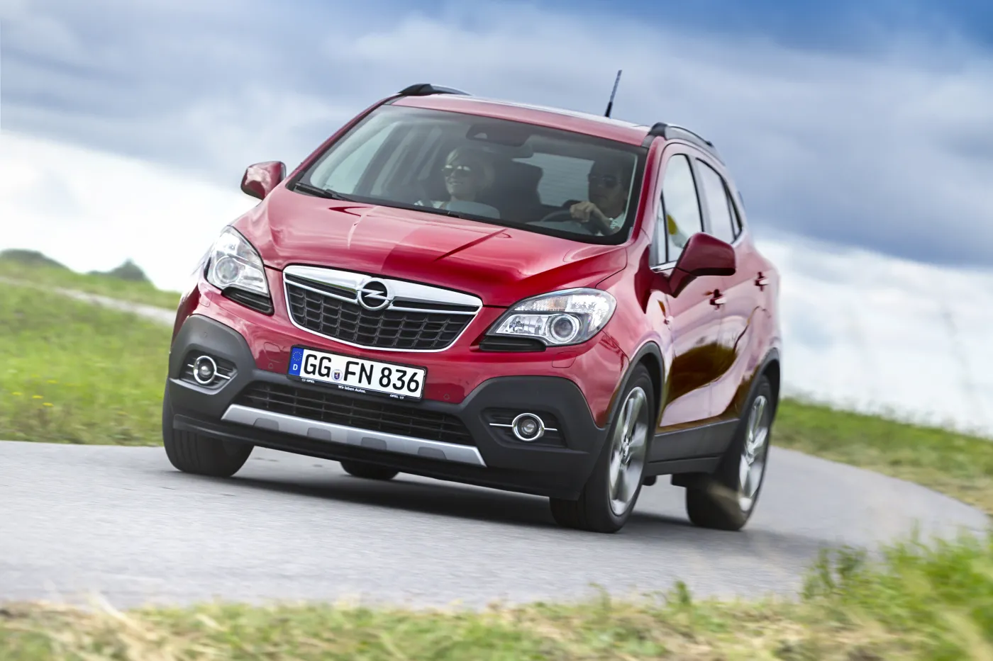 6074987-opel-mokka-280379.jpg