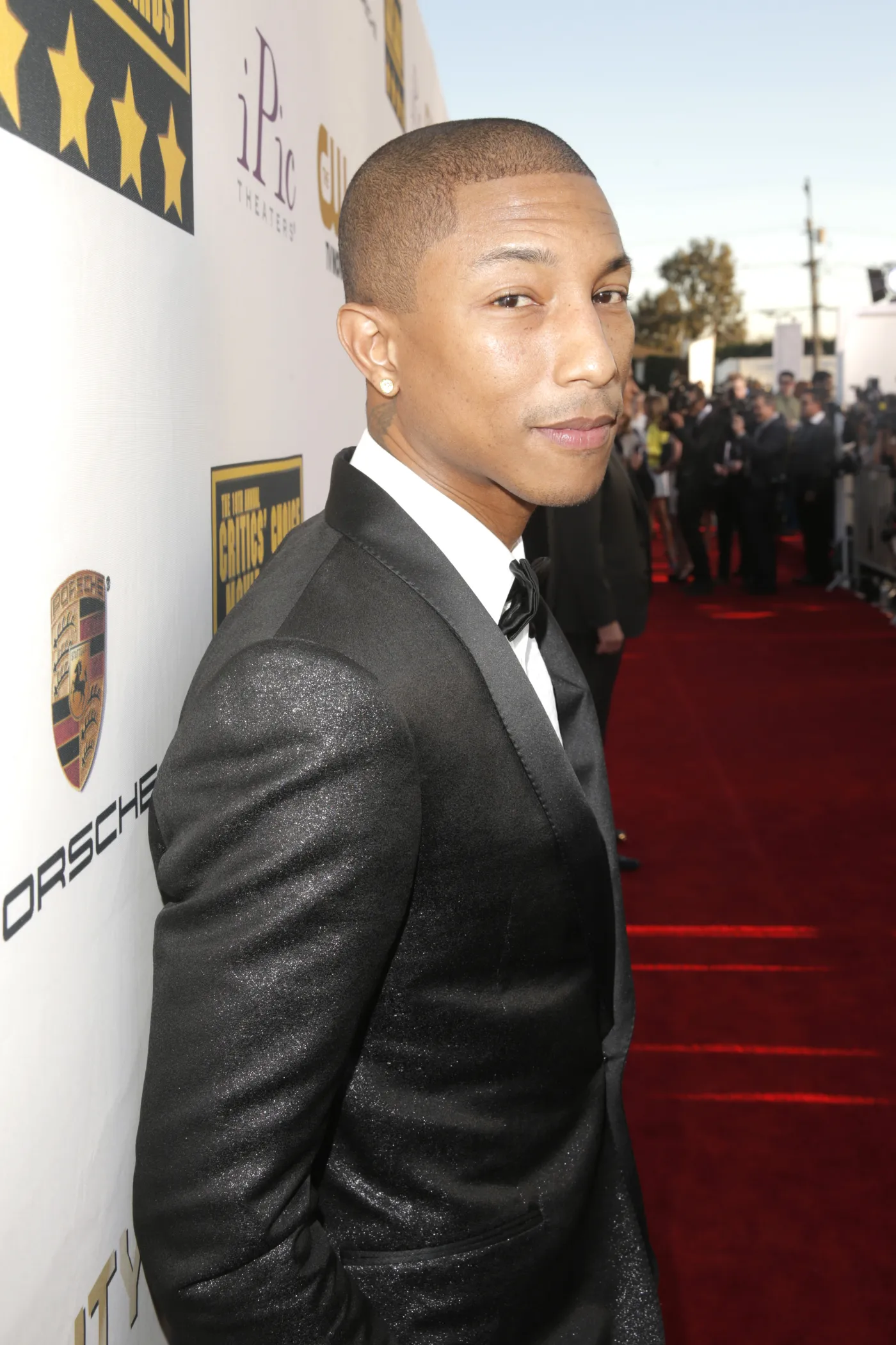 6050546-pharrell-williams.jpg