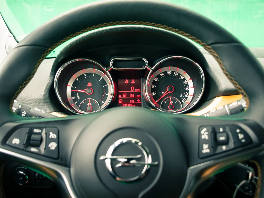 Nowość niemieckich inżynierów już w Polsce. Opel adam z nowym silnikiem 1.0 Turbo. ZDJĘCIA