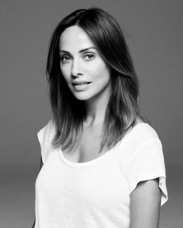 6608285-natalie-imbruglia.jpg