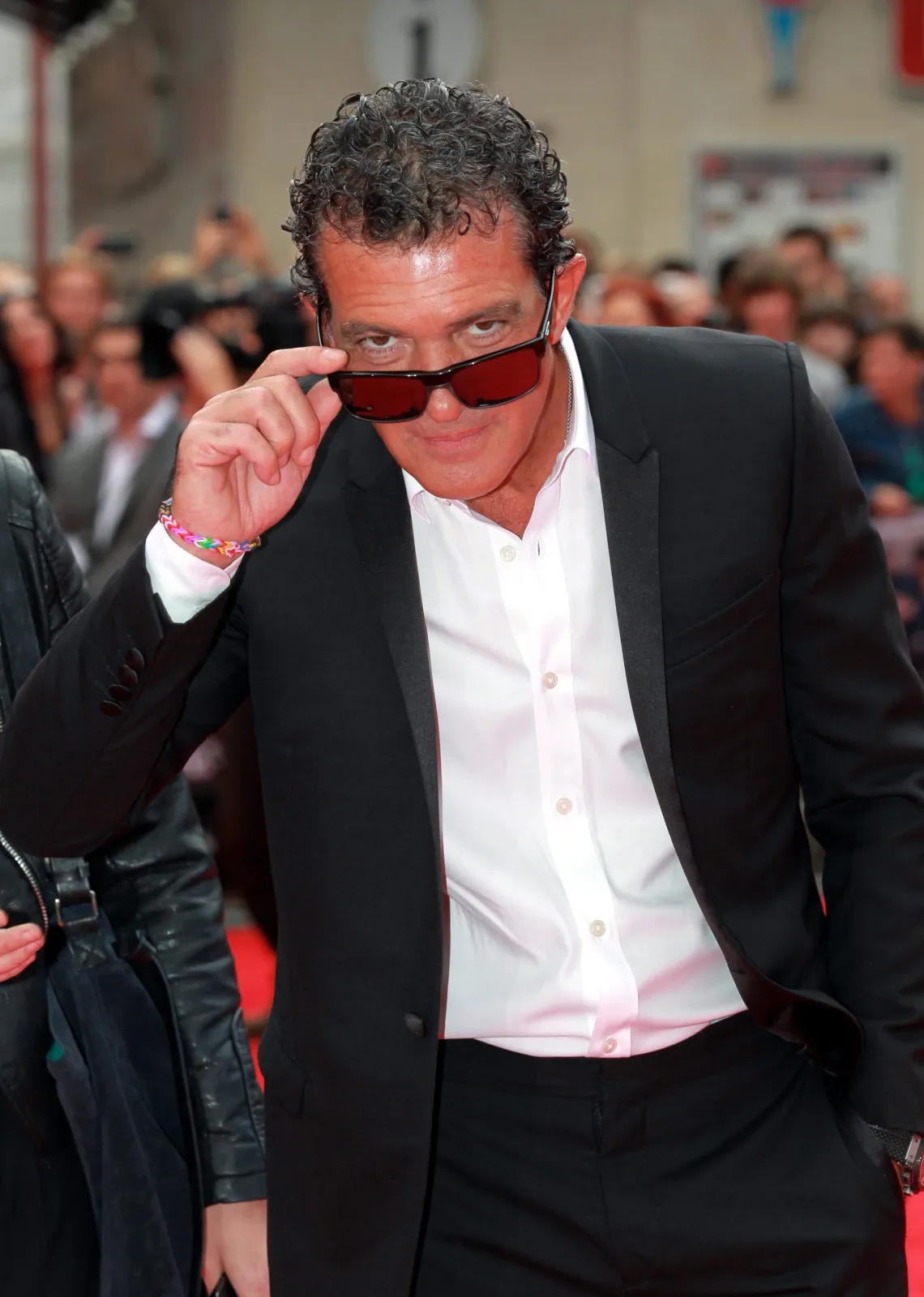 6640602-antonio-banderas.jpg