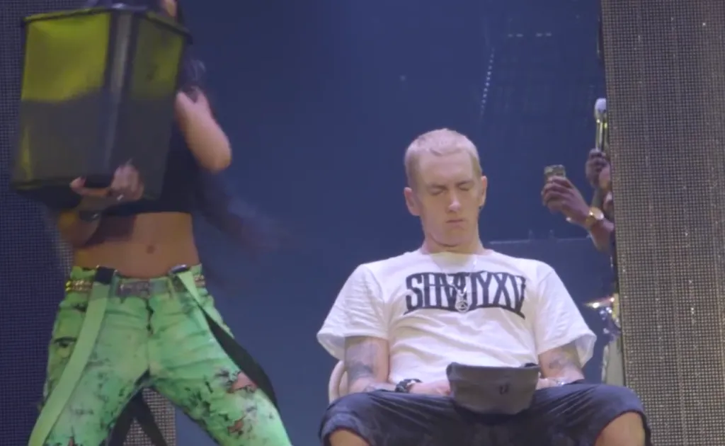 6724882-eminem-i-rihanna.jpg