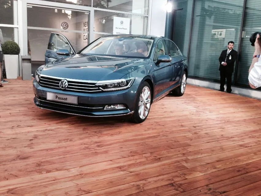 6536446-volkswagen-passat.jpg