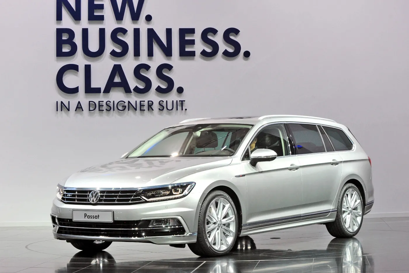 6536647-volkswagen-passat.jpg
