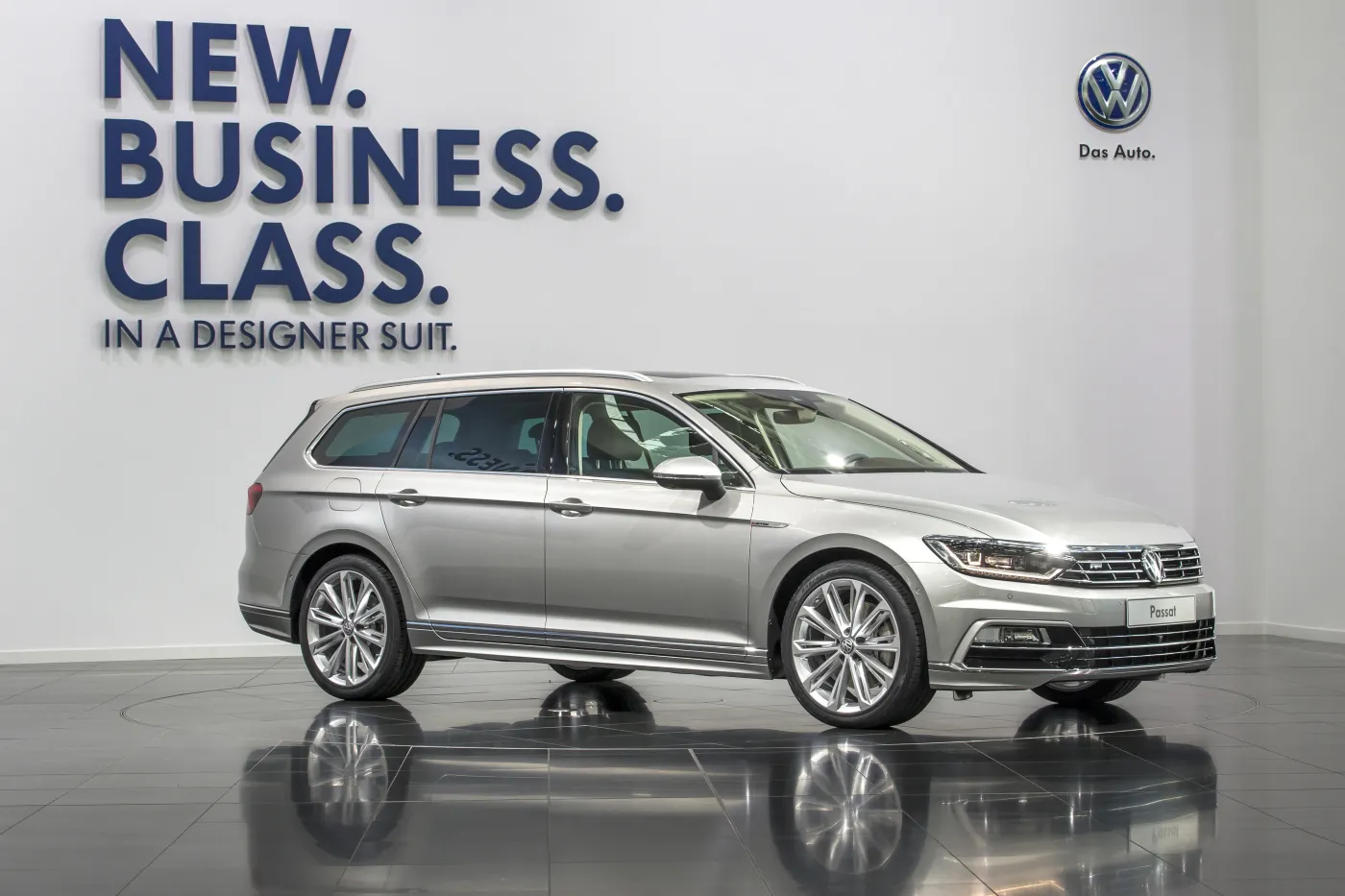 6536734-volkswagen-passat.jpg