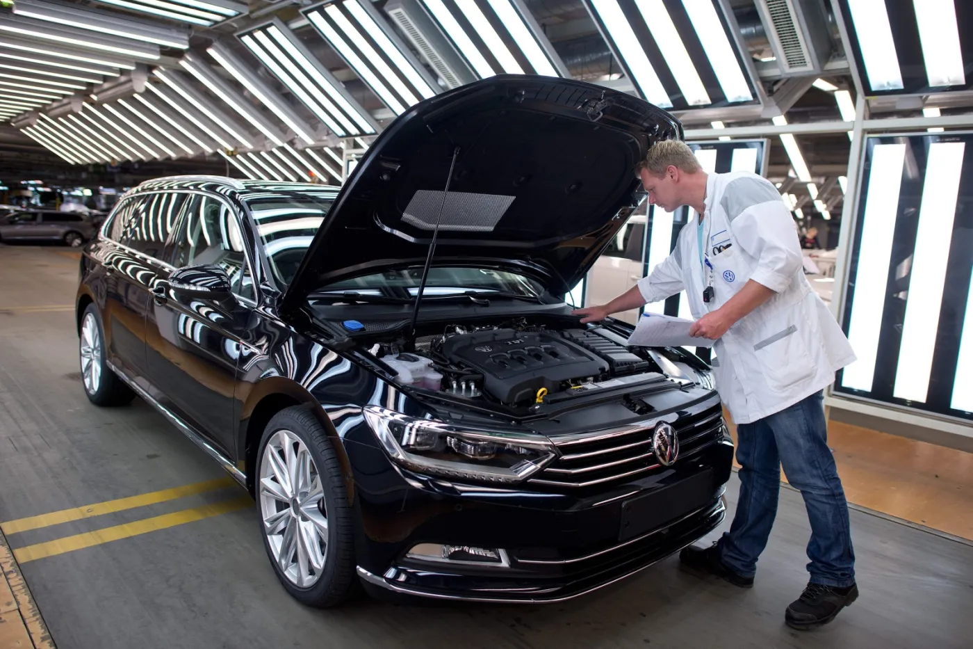 Nowy volkswagen passat już w produkcji. Cena? Polacy mają w czym wybierać. ZDJĘCIA