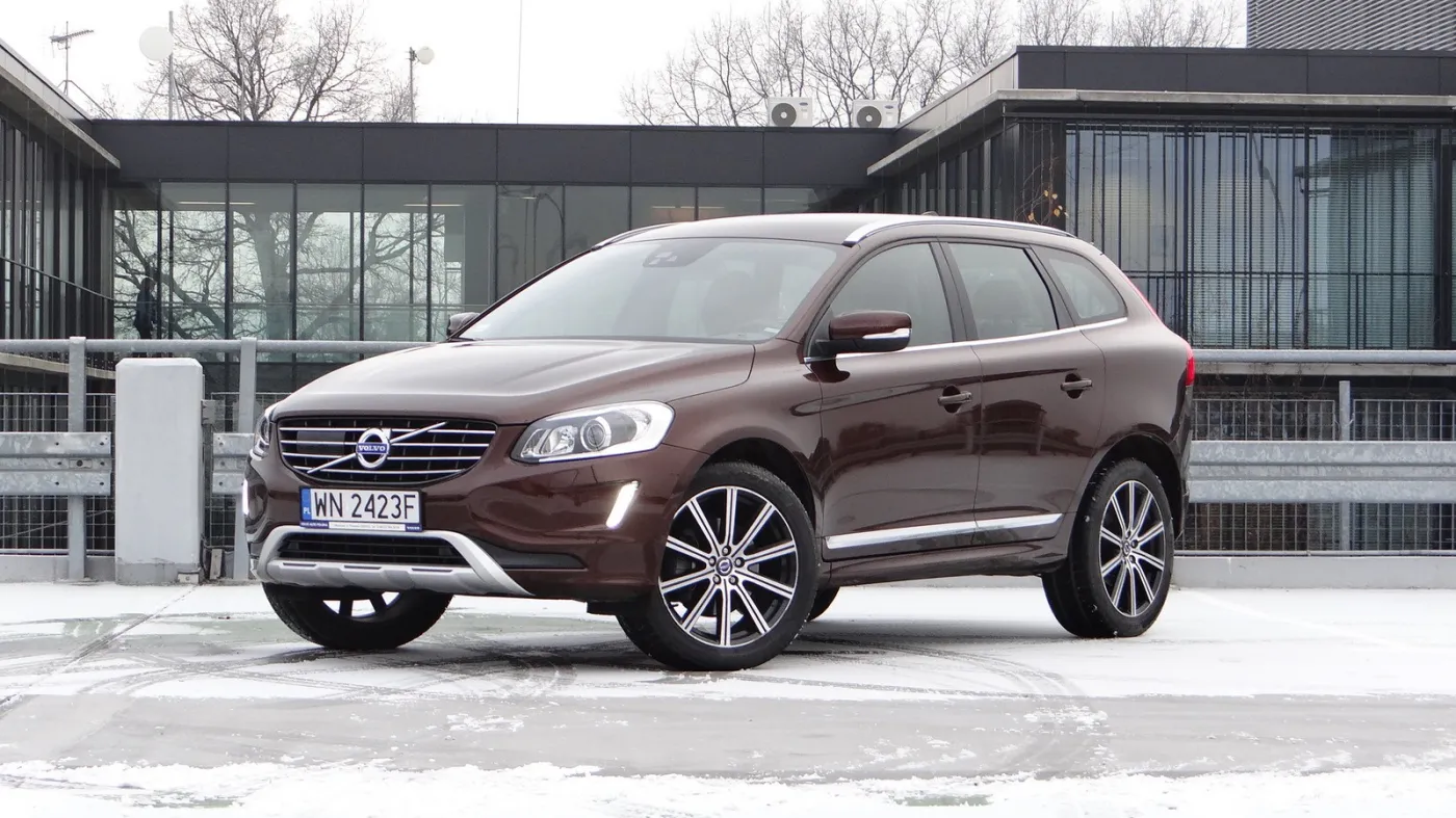 6451548-volvo-xc60-d5-awd.jpg