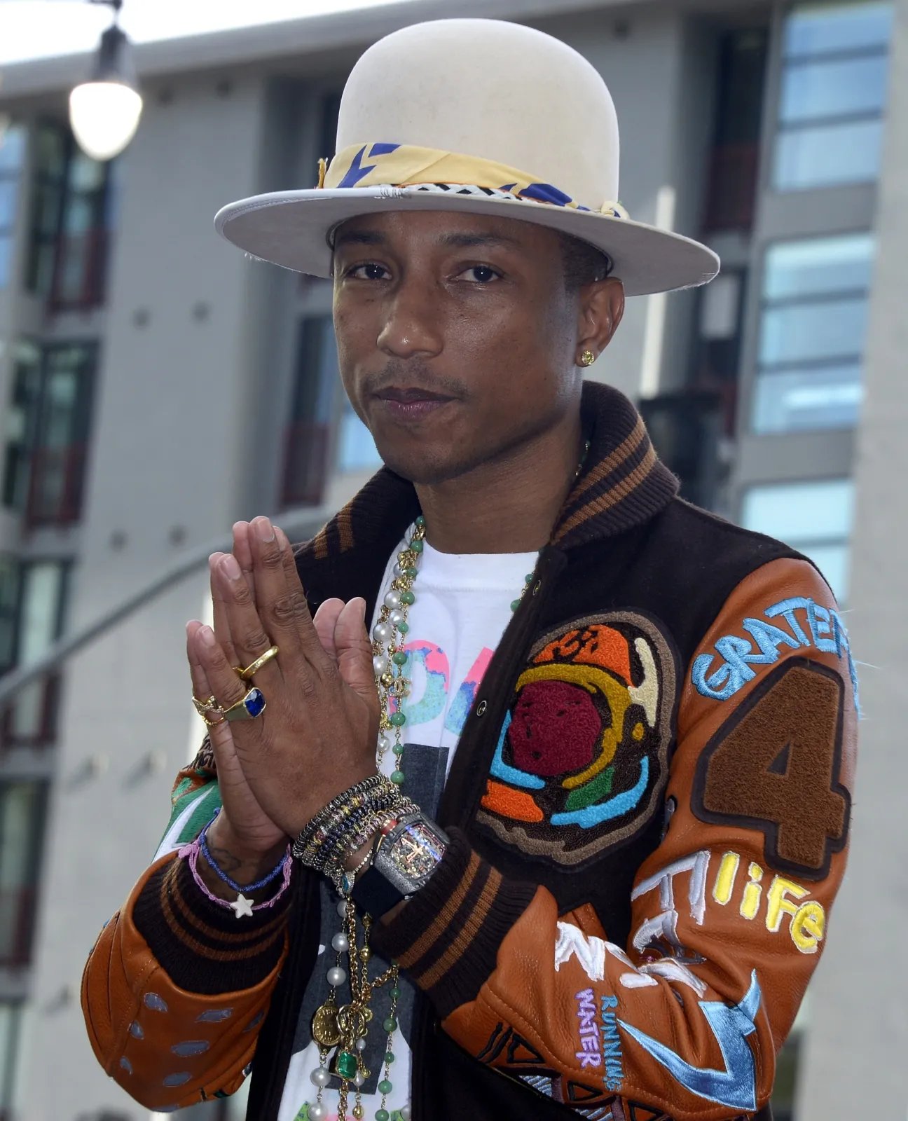 7157304-pharrell-williams.jpg