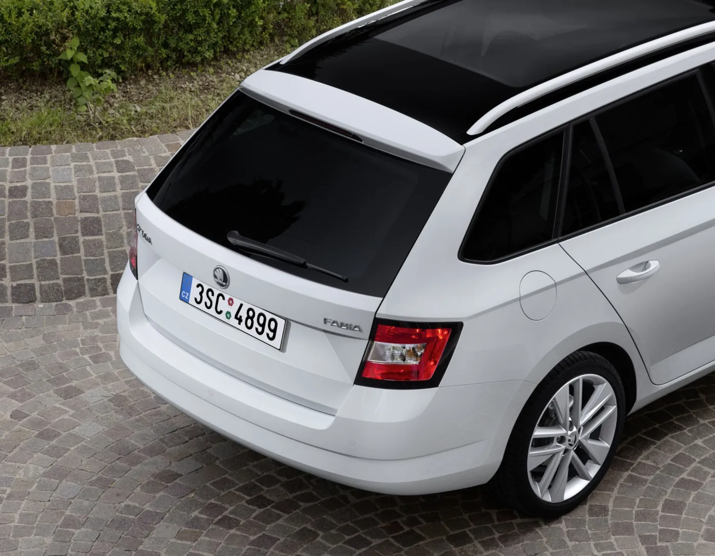 7197494-skoda-fabia-kombi.jpg