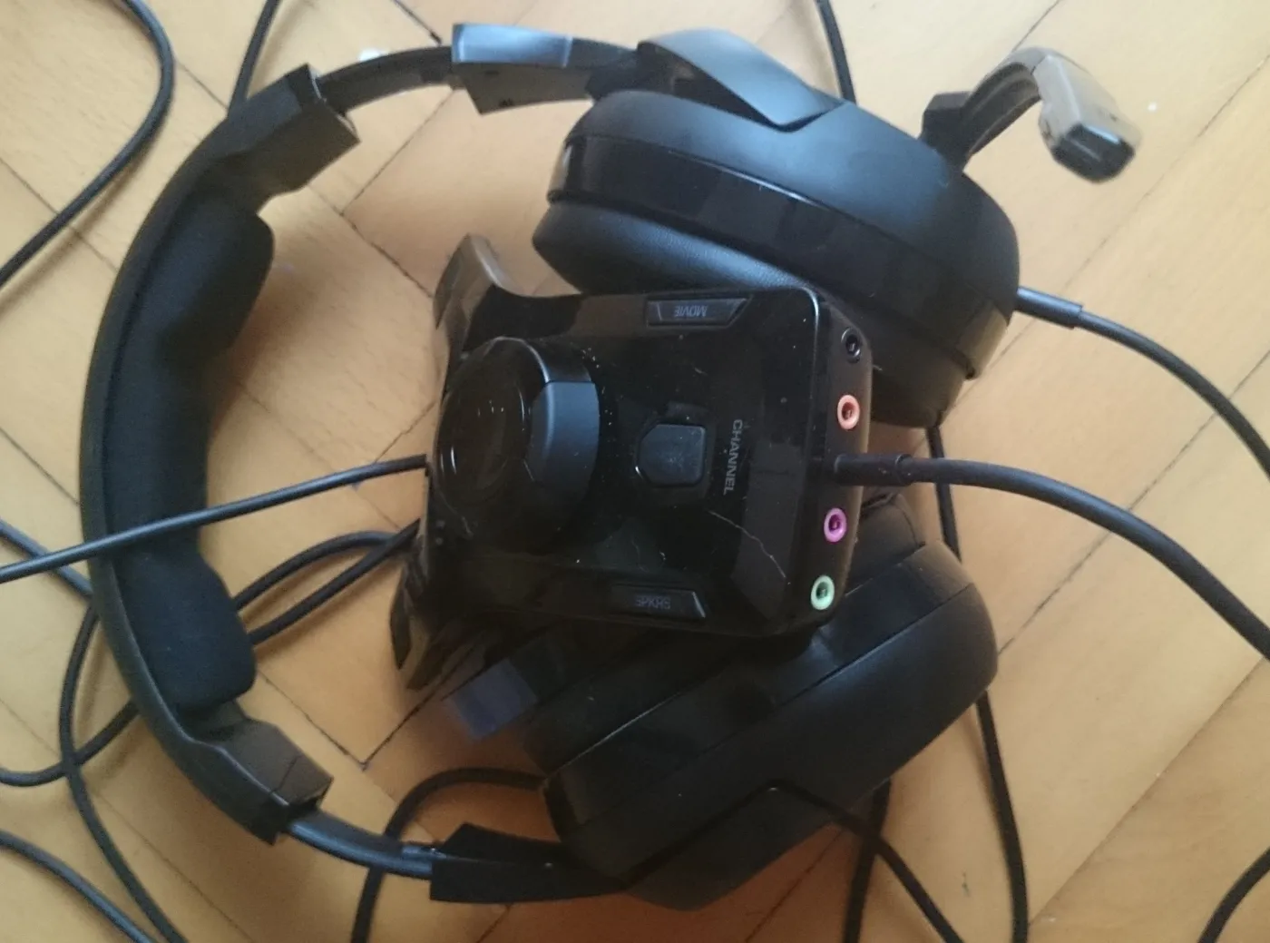6394387-roccat-kave-xtd-5.jpg