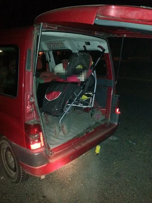 Pijana kobieta wiozła 3-letnie dziecko w bagażniku. FOTO