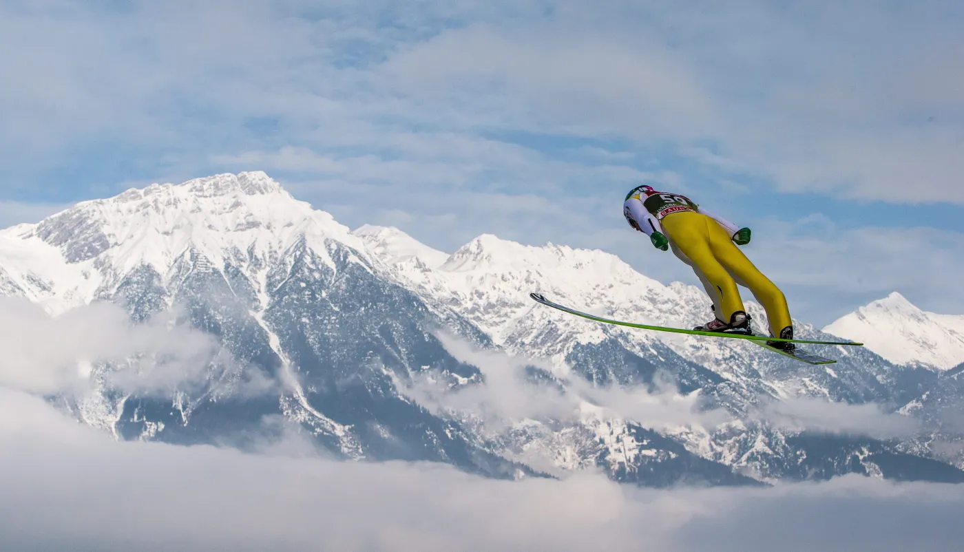 Świat z lotu skoczka. Co widzą, gdy odbiją się z progu? ZDJĘCIA