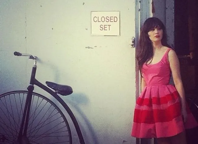 7269594-zooey-deschanel.jpg