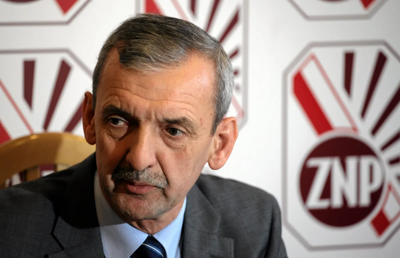 Sławomir Broniarz o podręczniku MEN: Wracamy do stanu wojennego