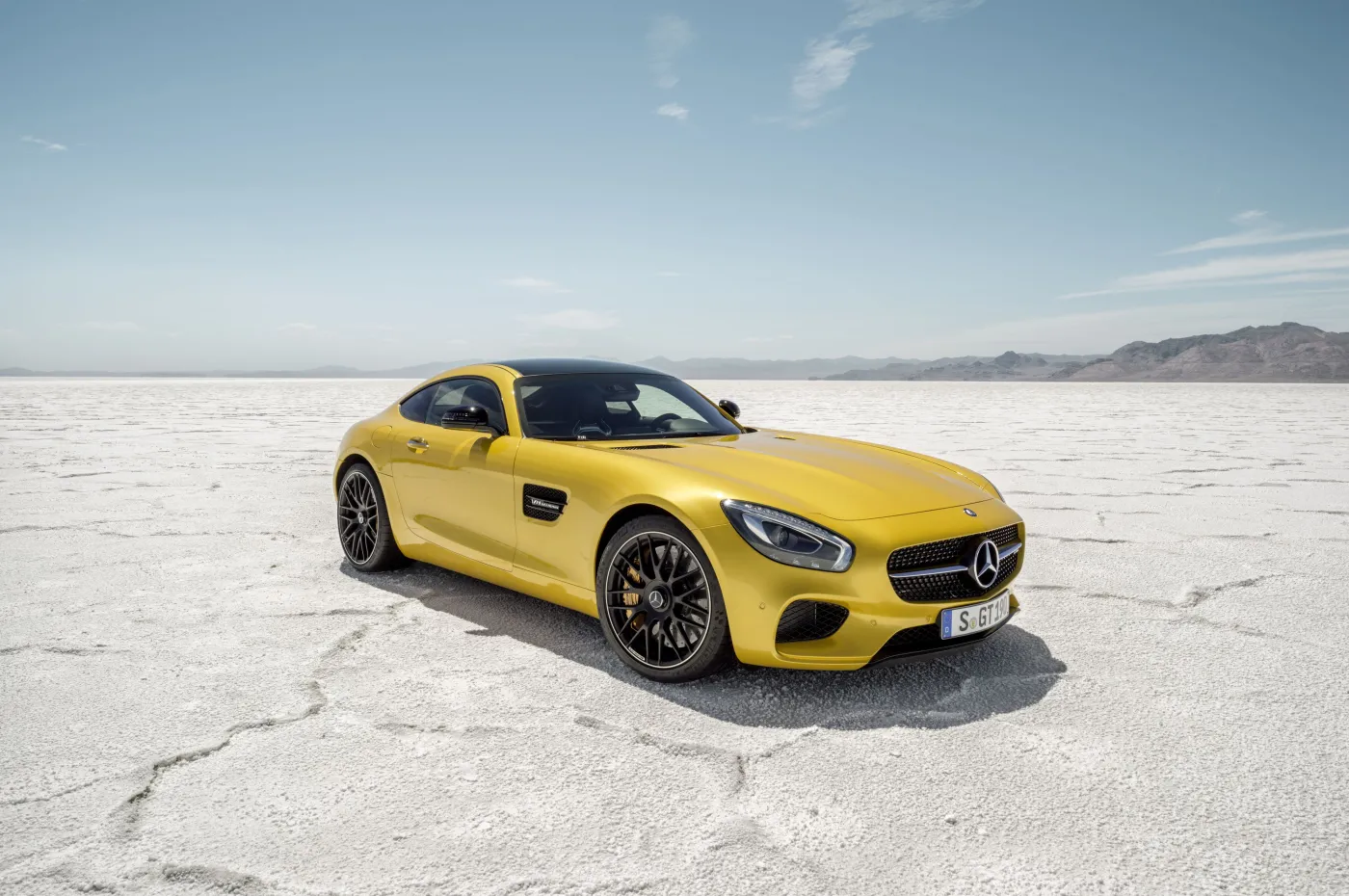6796921-mercedes-amg-gt.jpg
