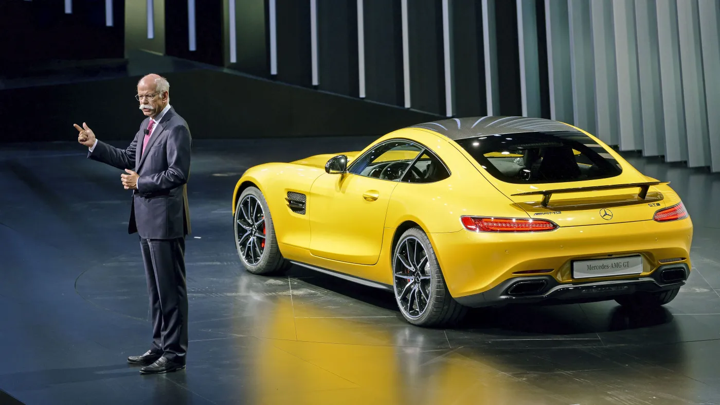 6907177-mercedes-amg-gt.jpg