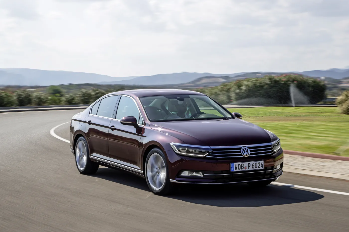 6975157-volkswagen-passat.jpg