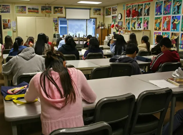 Przed lekcjami odmawiają modlitwę. Wiceszef ZNP: Jestem zawstydzony