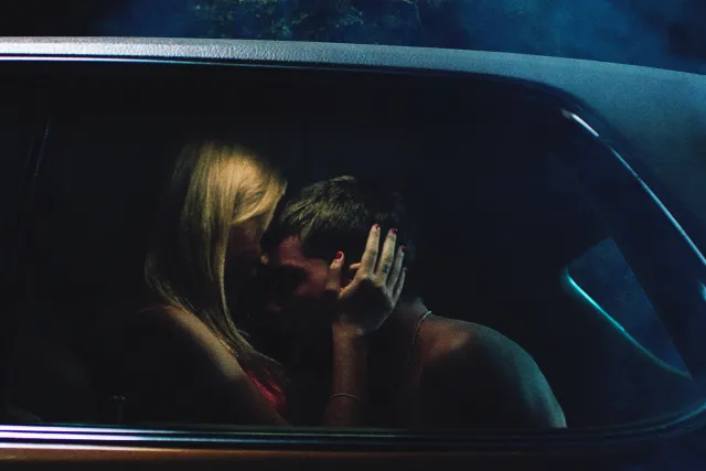 "Coś za mną chodzi": Życie i śmierć na przedmieściach Detroit