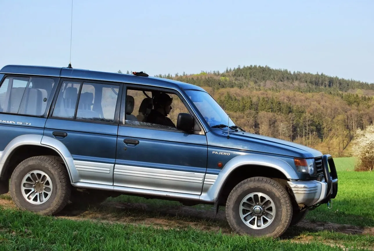 7584433-mitsubishi-pajero.jpg