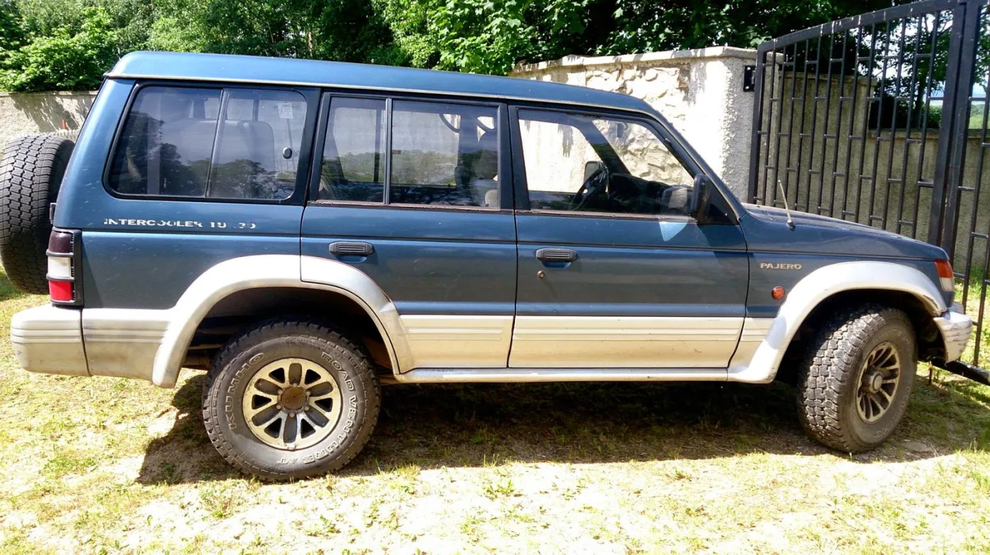 7584347-mitsubishi-pajero.jpg
