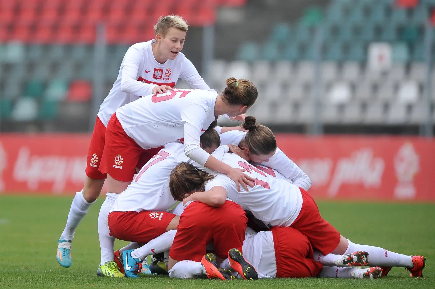 Polskie piłkarki