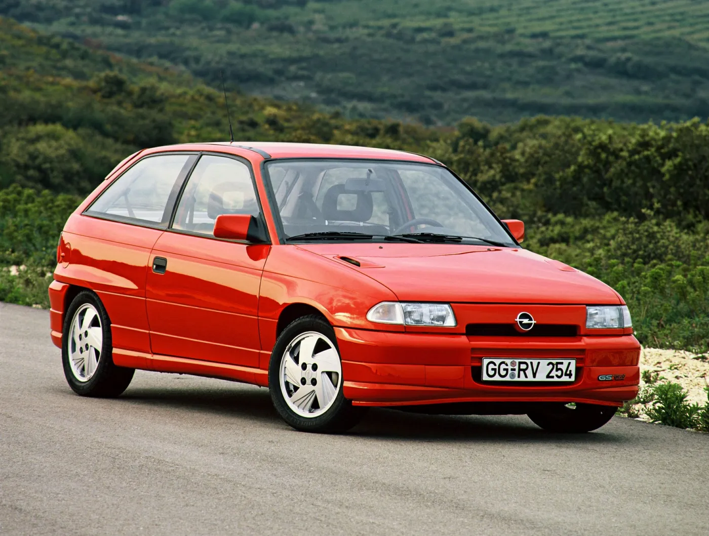 7735436-opel-astra-f-gsi.jpg