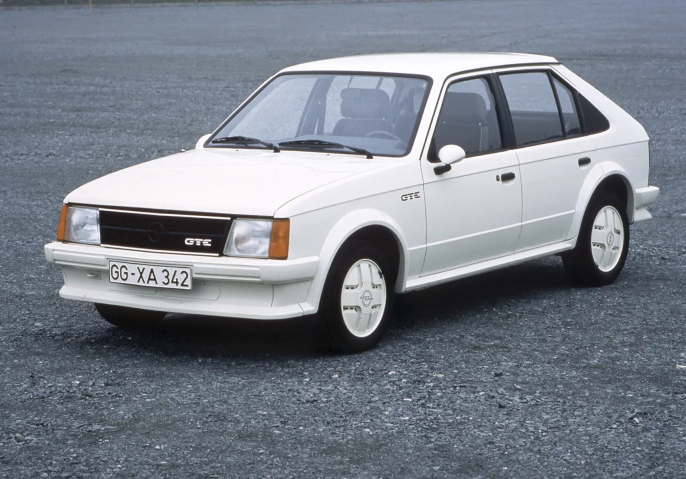 7735364-opel-kadett-d-gte.jpg