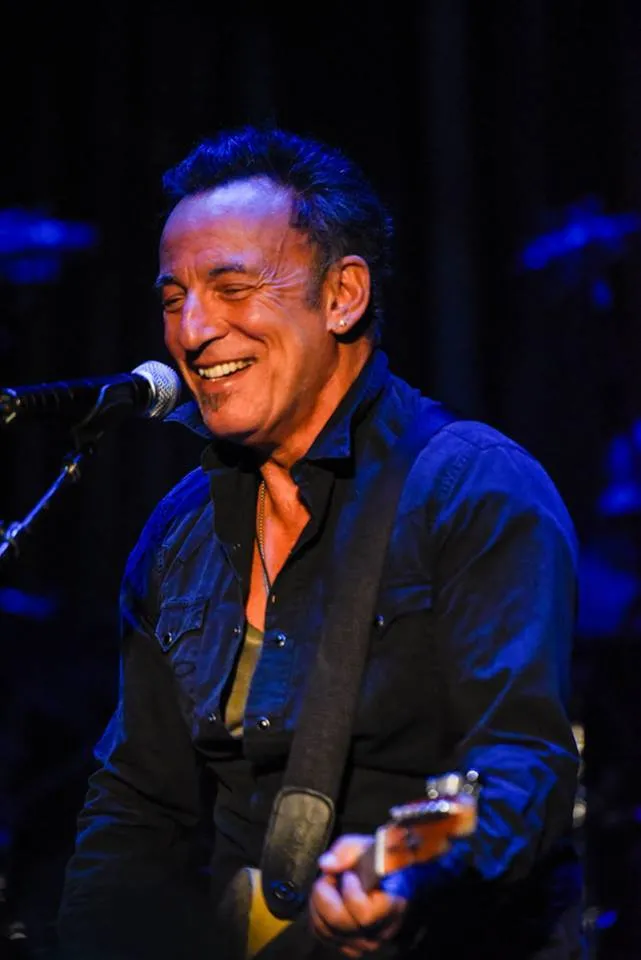 7318382-bruce-springsteen.jpg