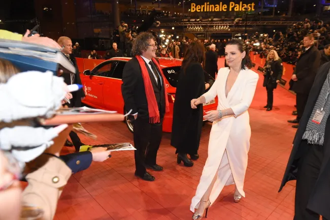 7390978-juliette-binoche.jpg