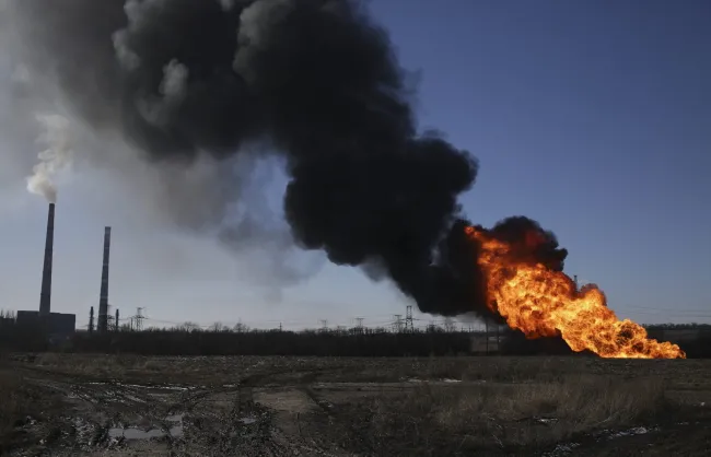Kijów traci kontrolę nad Debalcewe. Poroszenko dzwoni do Merkel