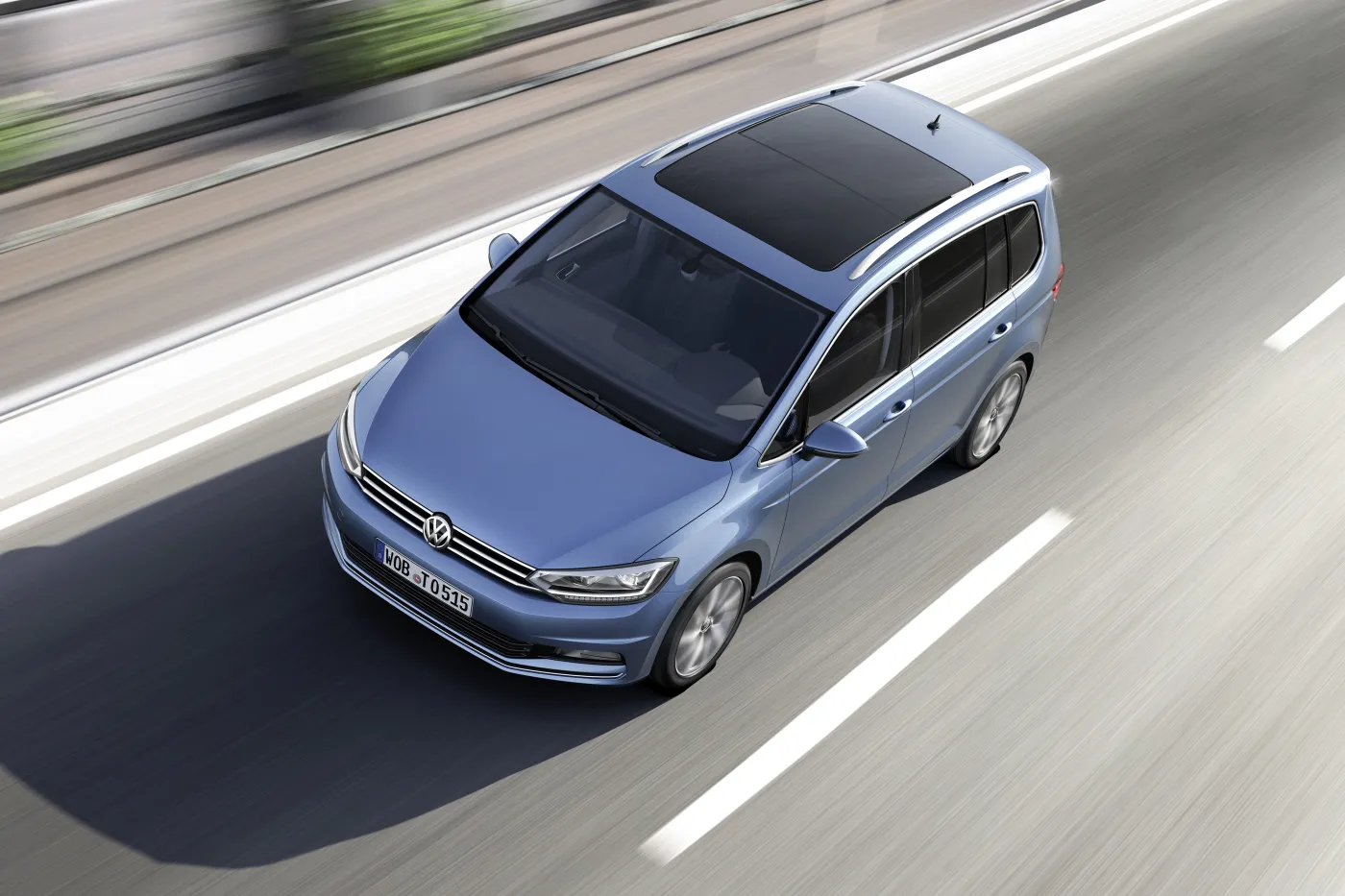 7470797-volkswagen-touran.jpg