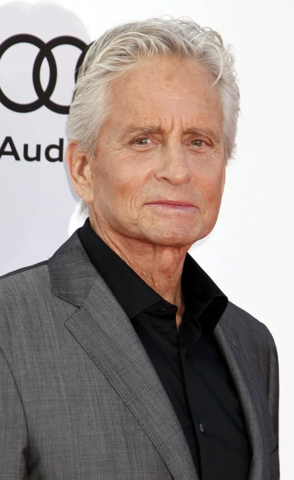 7930190-michael-douglas.jpg
