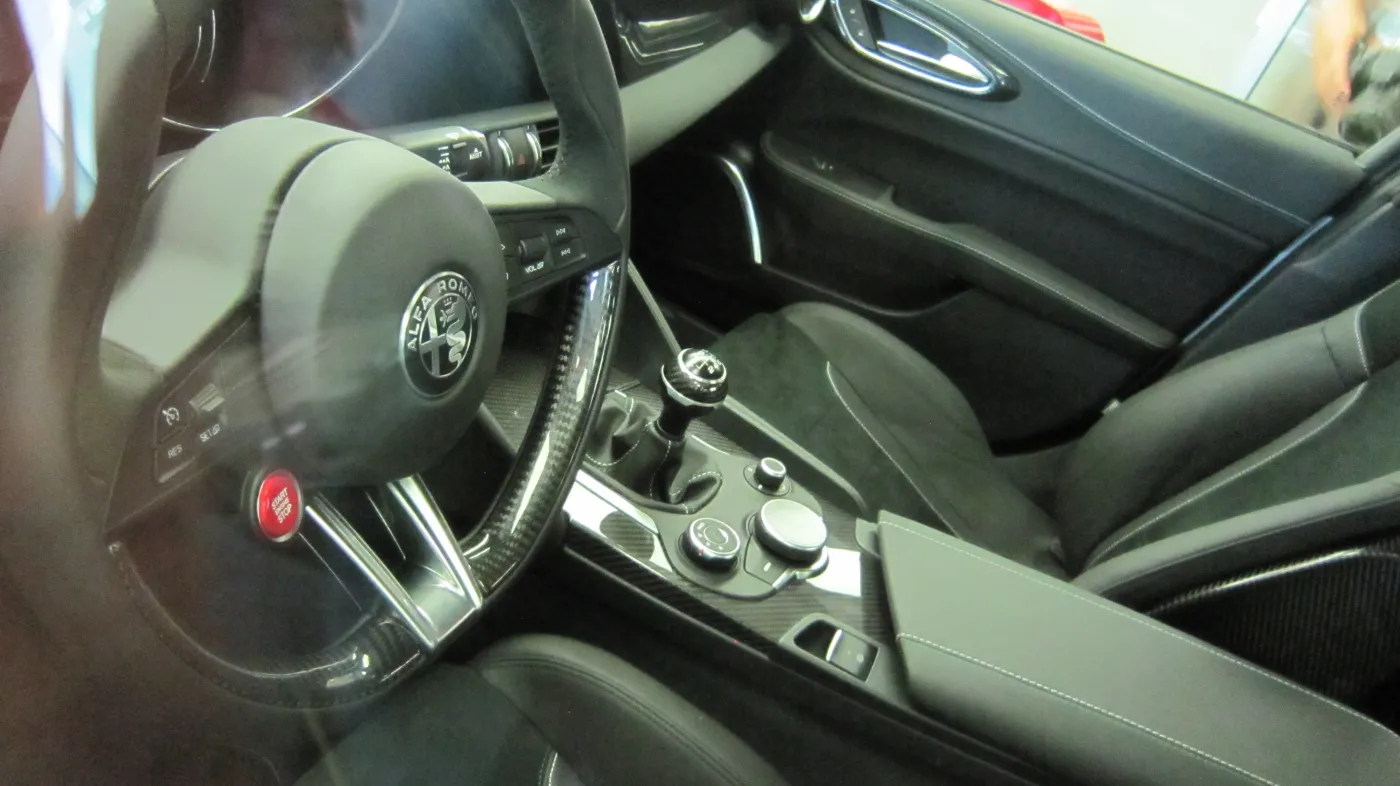 7981469-alfa-romeo-giulia.jpg