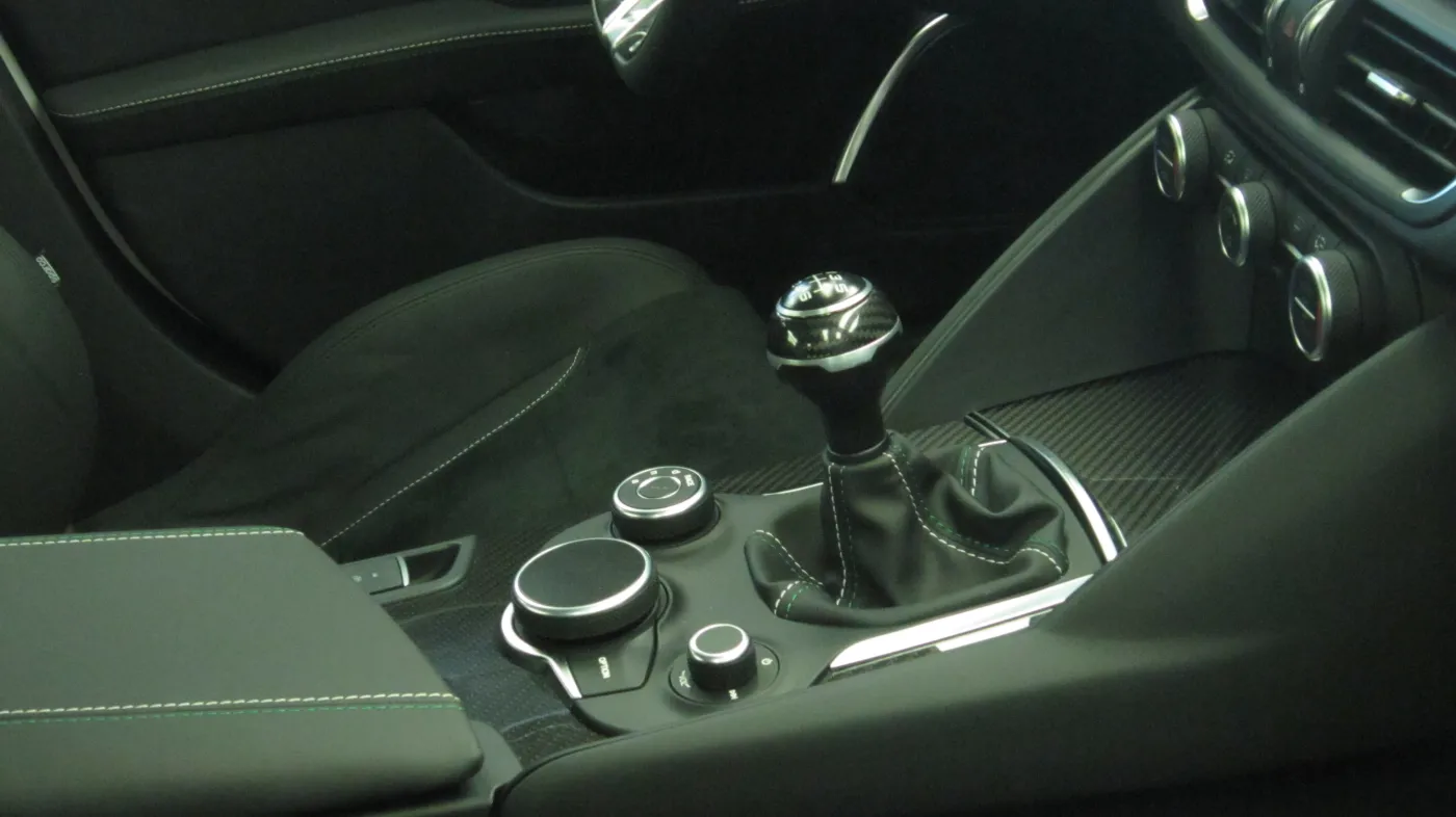 7981529-alfa-romeo-giulia.jpg