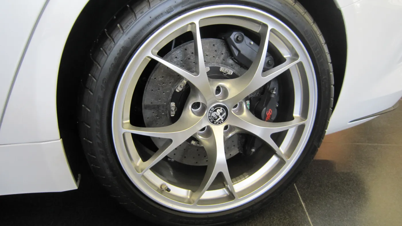 7984045-alfa-romeo-giulia.jpg