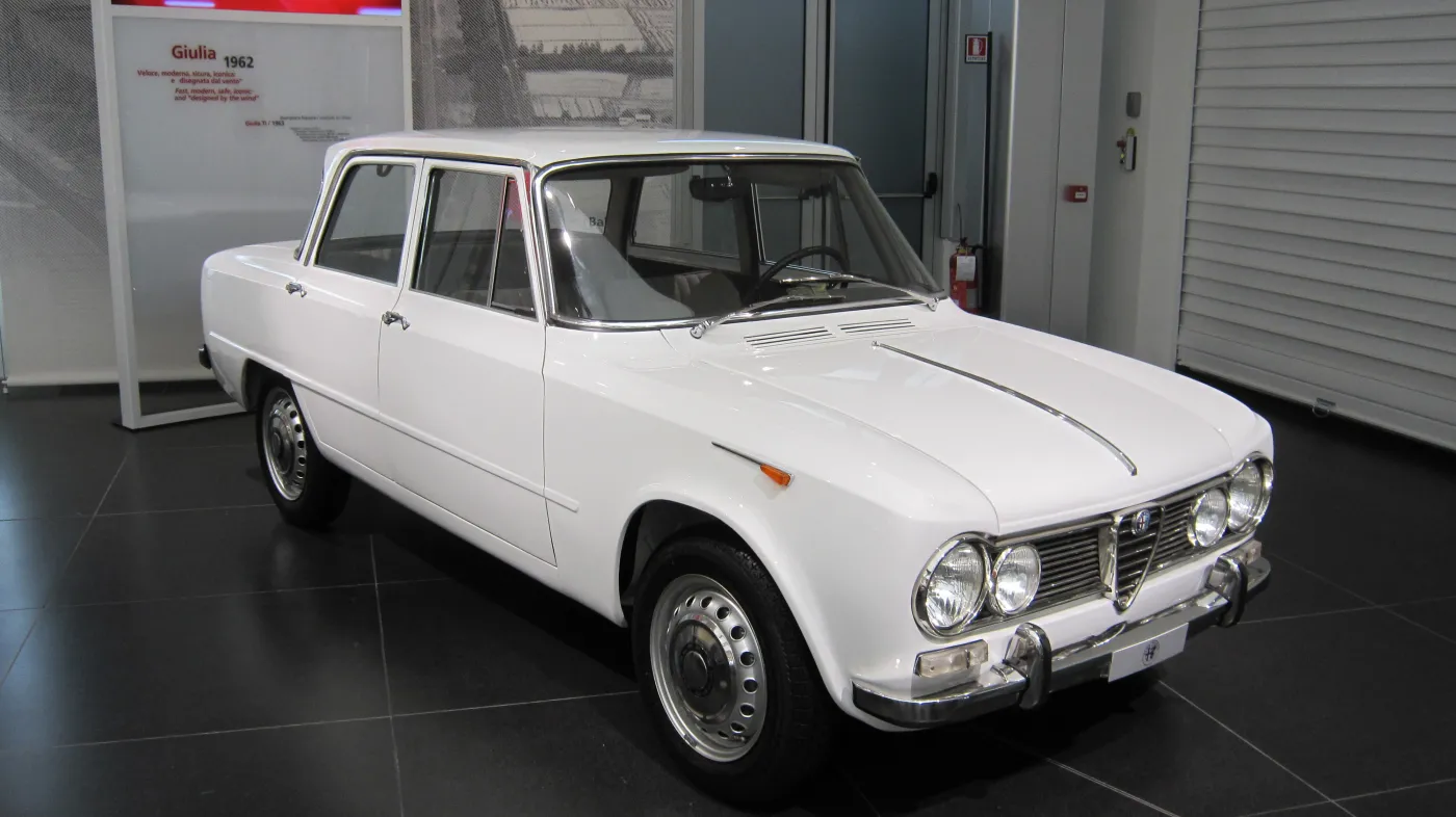 7984315-alfa-romeo-giulia.jpg