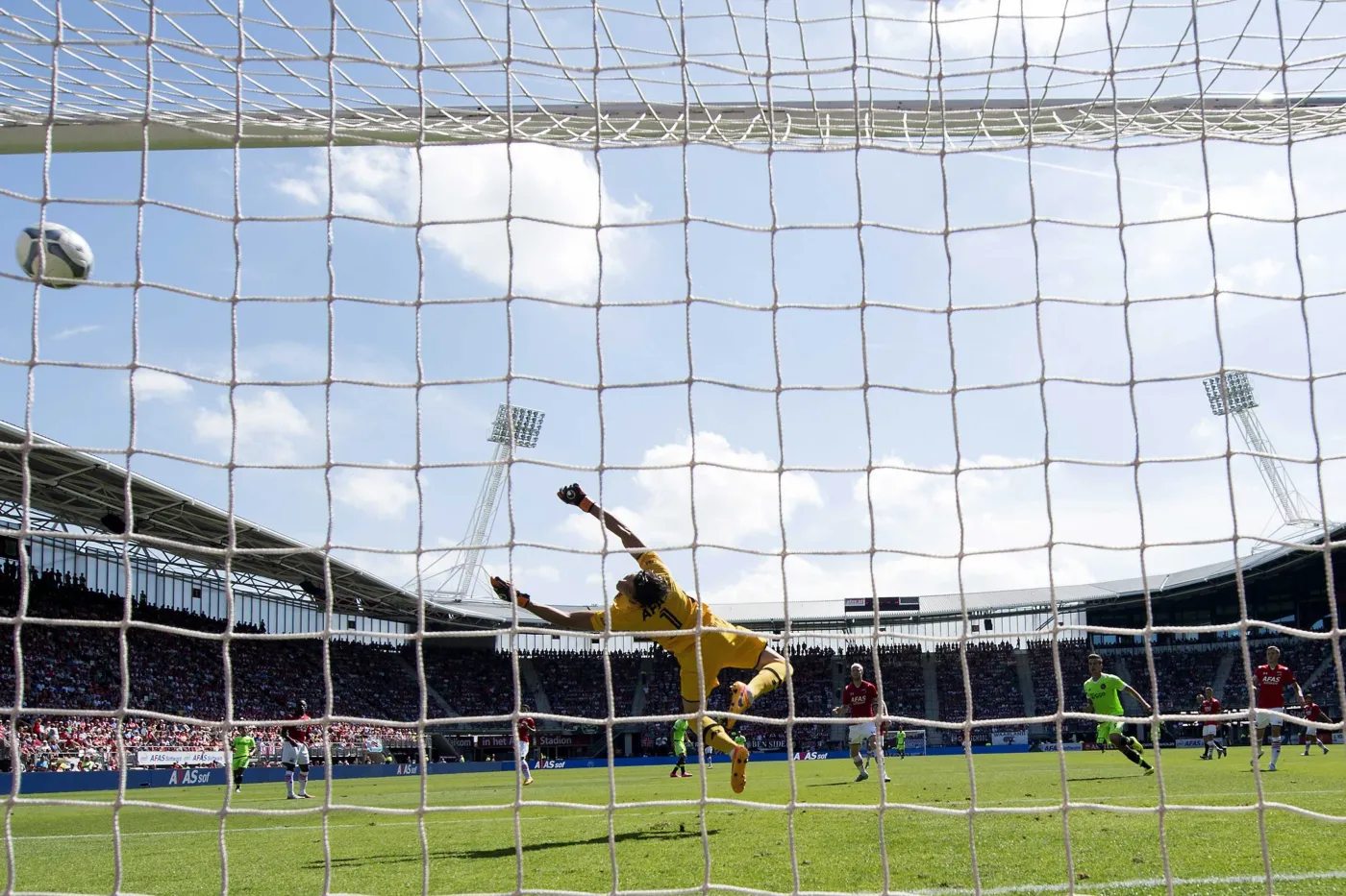 Liga holenderska: Ajax pewnie pokonał AZ Alkmaar, ale Milik gola nie strzelił. WIDEO