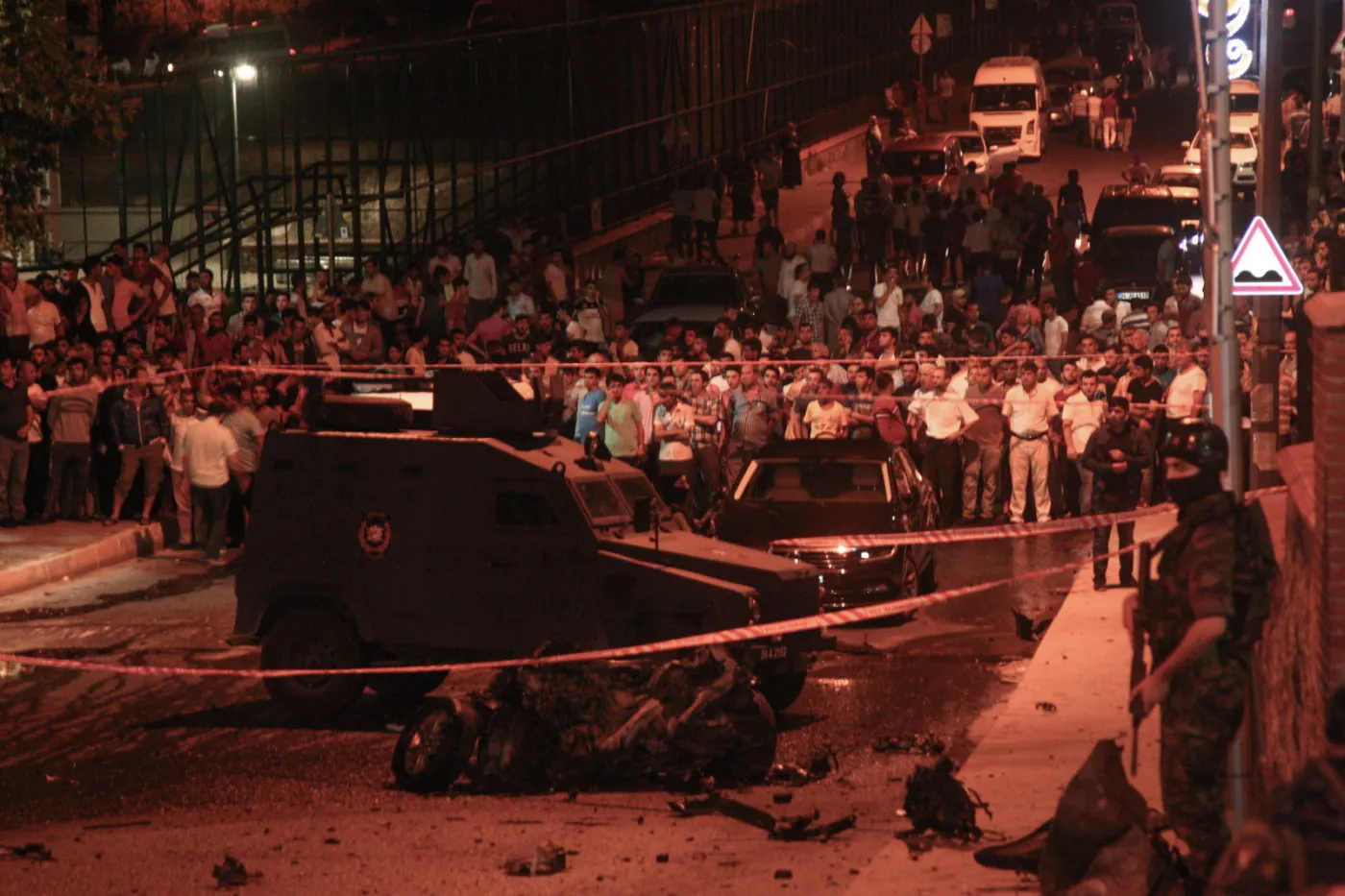 Atak na konsulat USA i posterunek policji w Stambule