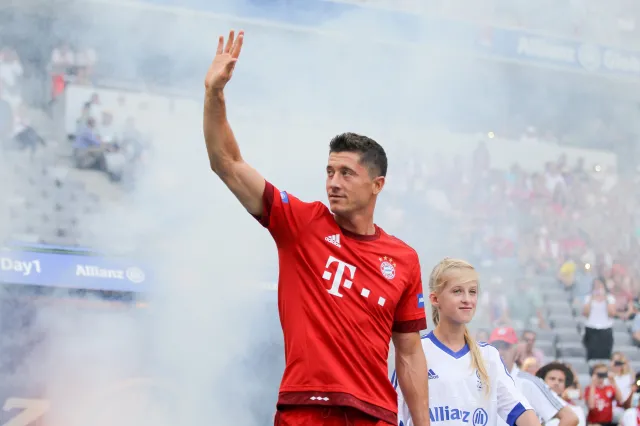 Robert Lewandowski przyłapany na złamaniu klubowego regulaminu. WIDEO
